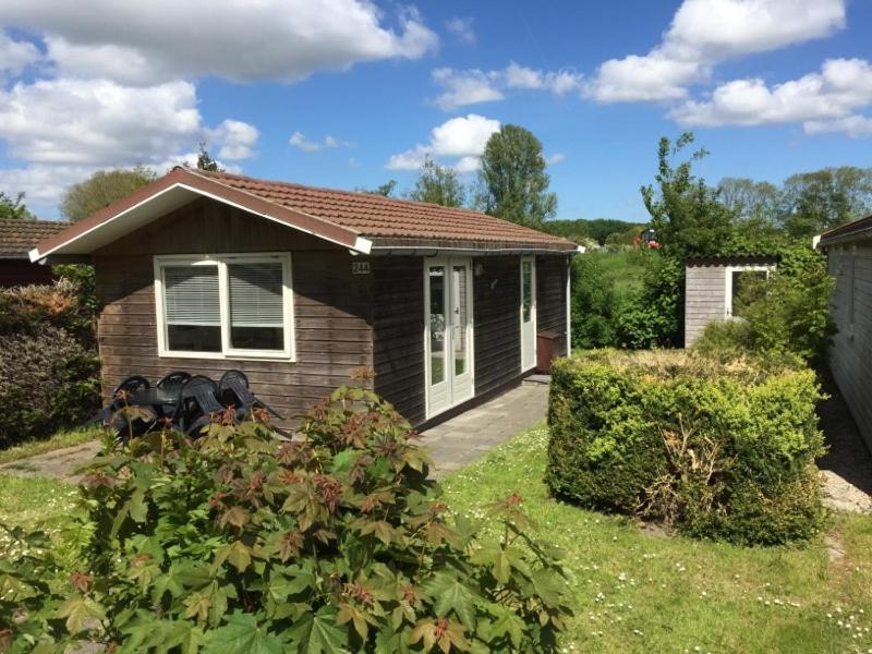 Recreatiebungalow Nabij Strand Hotell Warmenhuizen Exteriör bild
